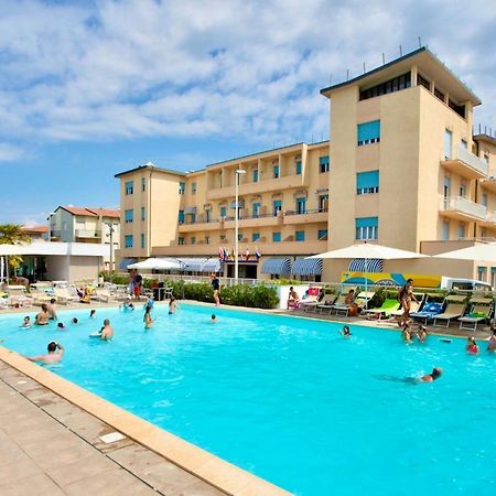 Hotel Stella Marina مارينا دي سيسينا المظهر الخارجي الصورة