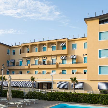 Hotel Stella Marina مارينا دي سيسينا المظهر الخارجي الصورة