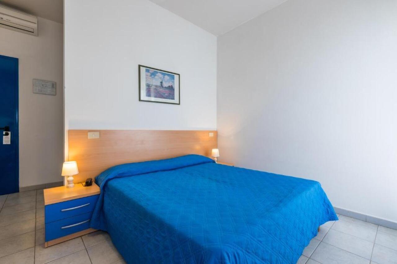 Hotel Stella Marina مارينا دي سيسينا المظهر الخارجي الصورة