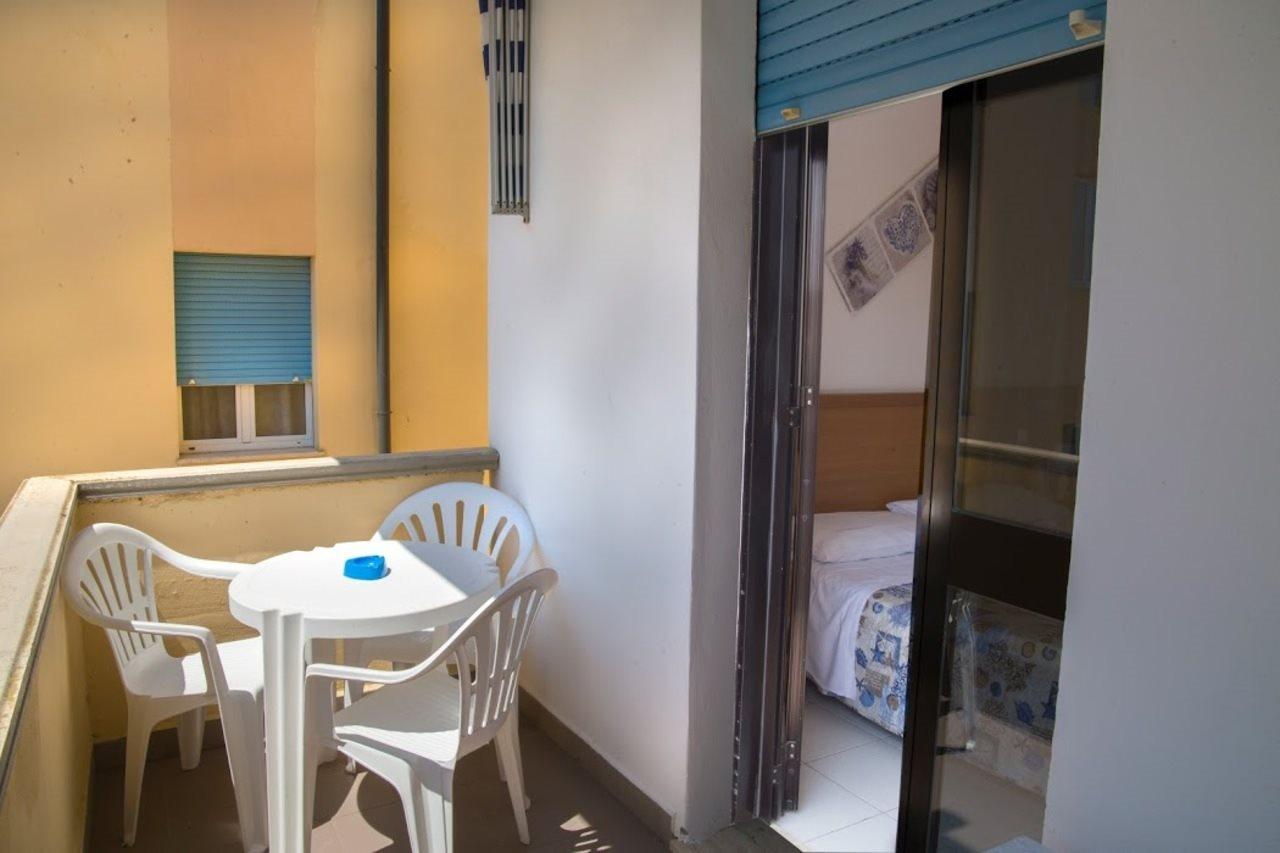 Hotel Stella Marina مارينا دي سيسينا المظهر الخارجي الصورة