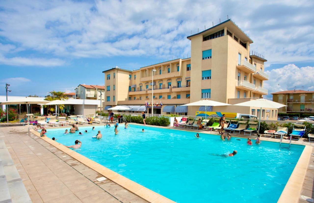 Hotel Stella Marina مارينا دي سيسينا المظهر الخارجي الصورة