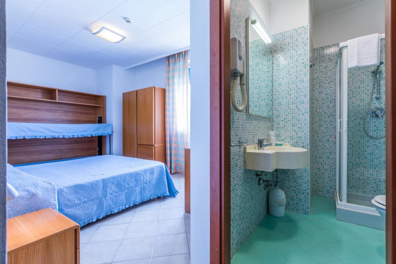 Hotel Stella Marina مارينا دي سيسينا المظهر الخارجي الصورة