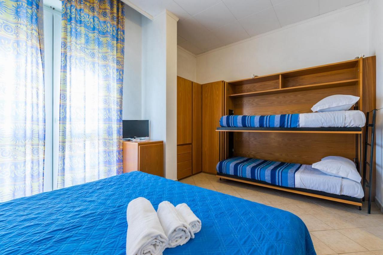 Hotel Stella Marina مارينا دي سيسينا المظهر الخارجي الصورة