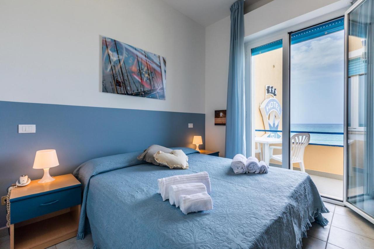 Hotel Stella Marina مارينا دي سيسينا المظهر الخارجي الصورة