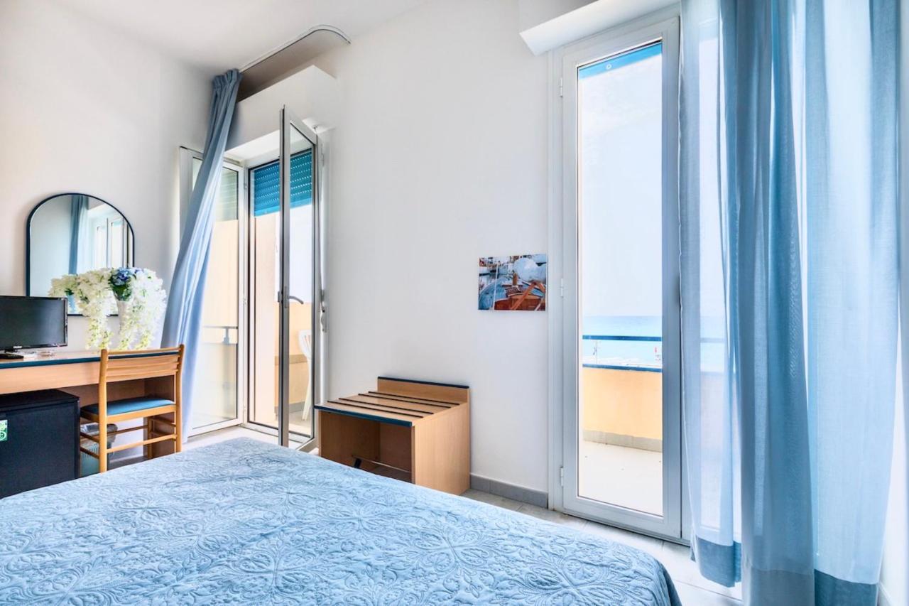 Hotel Stella Marina مارينا دي سيسينا المظهر الخارجي الصورة