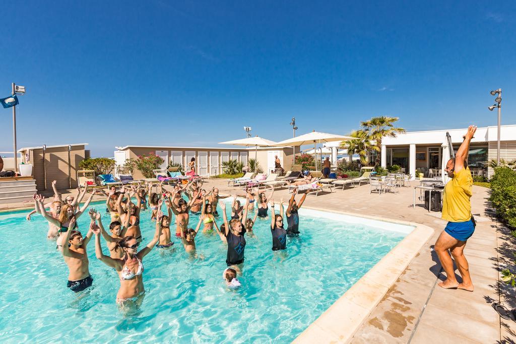 Hotel Stella Marina مارينا دي سيسينا المظهر الخارجي الصورة