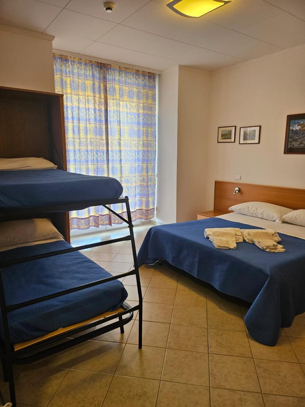 Hotel Stella Marina مارينا دي سيسينا المظهر الخارجي الصورة