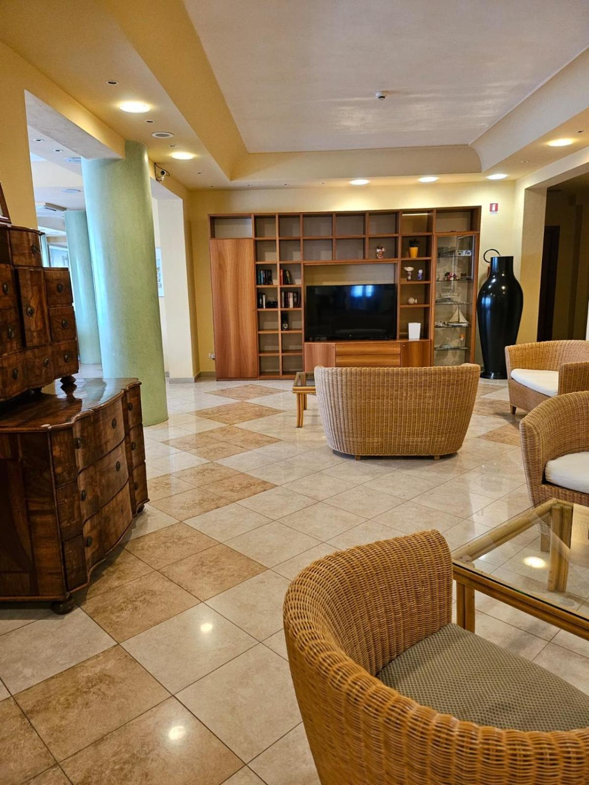 Hotel Stella Marina مارينا دي سيسينا المظهر الخارجي الصورة