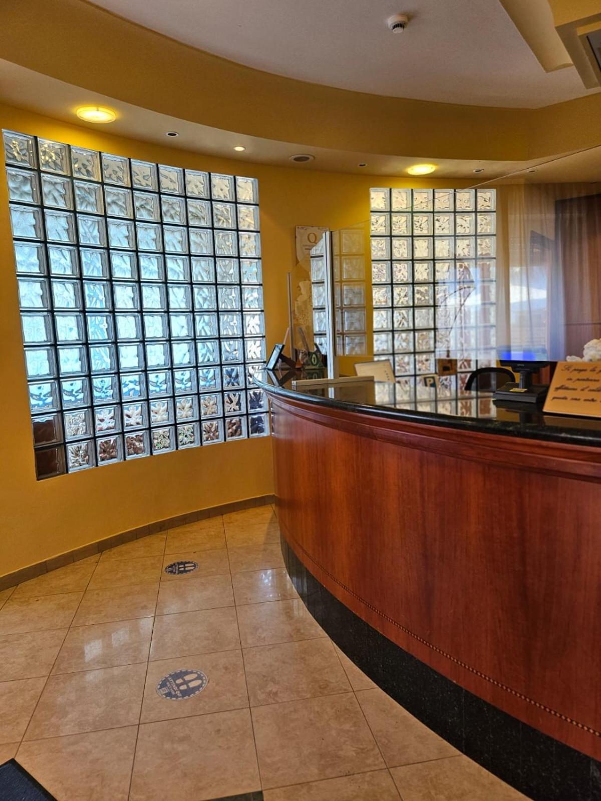 Hotel Stella Marina مارينا دي سيسينا المظهر الخارجي الصورة